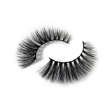 DIANA WISPY LASH CLOSE UP